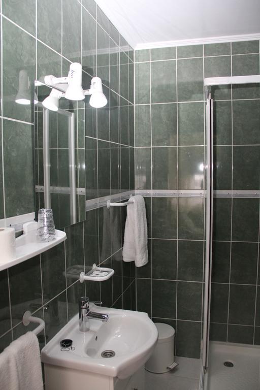 Residencial Montanhes Hotel Вила Реал Екстериор снимка