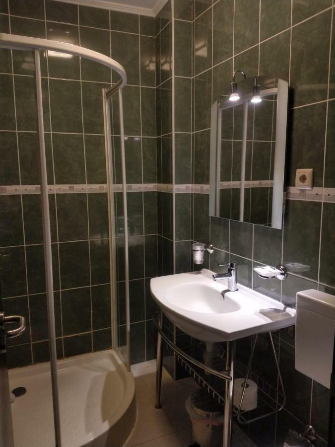 Residencial Montanhes Hotel Вила Реал Екстериор снимка